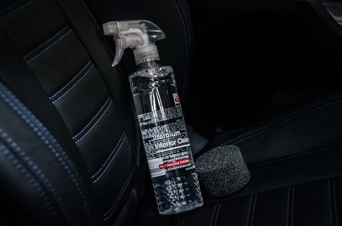 картинка Очиститель салона (кожи и пластика) с кондиционером (pH 7,0) - BINDER Premium Interior Cleaner 500мл.